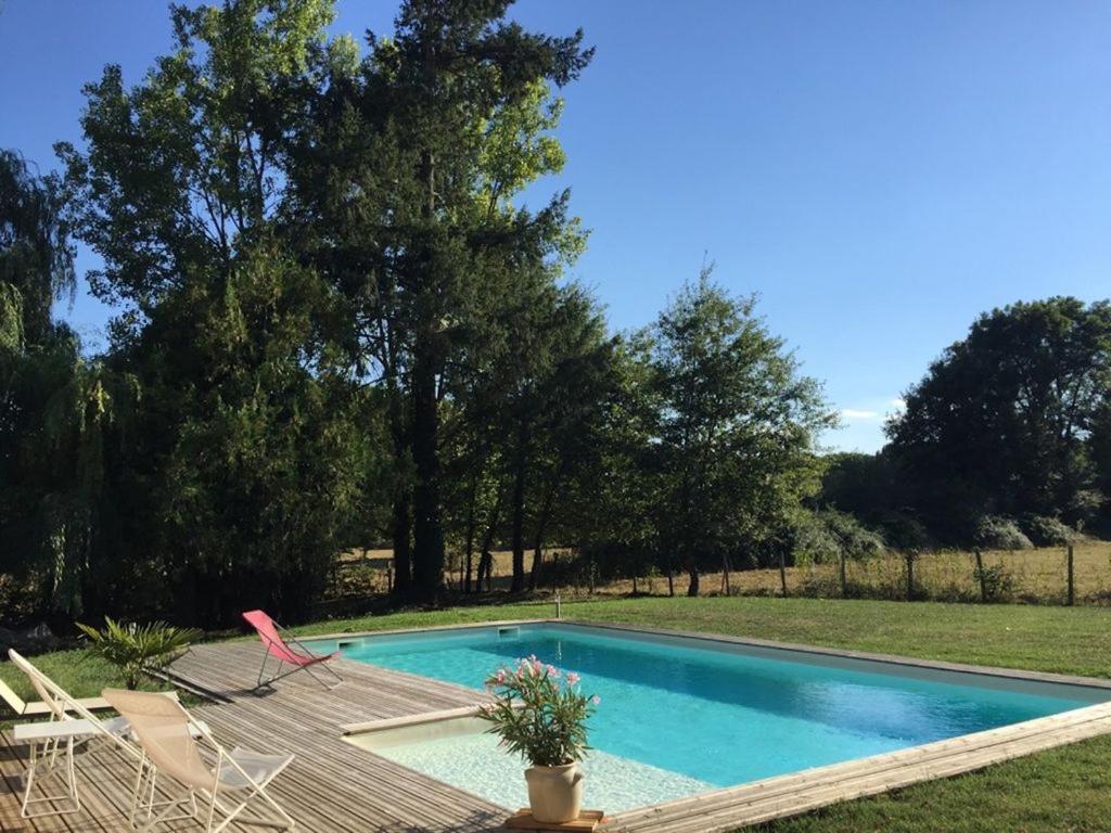 Le Rozet Bed & Breakfast Vendat Exterior photo